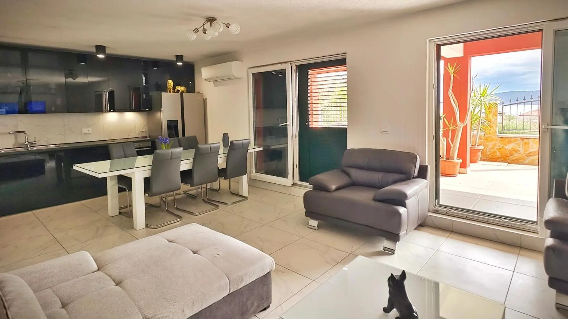 Apartments Tomy Kastela