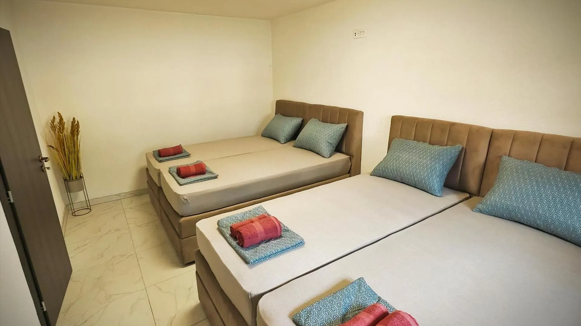 Apartments Tomy Kastela